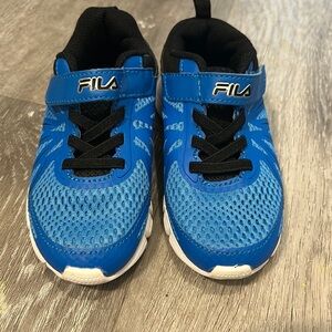 Boys Fila tennis shoes